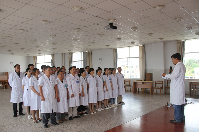 1565924054312366.jpg 1.2医院党总支书记、院长普建文致辞.JPG